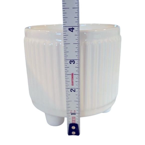 White Ribbed Small Planter Pot with Drainage Hole and Round Feet - Picture 5 of 6